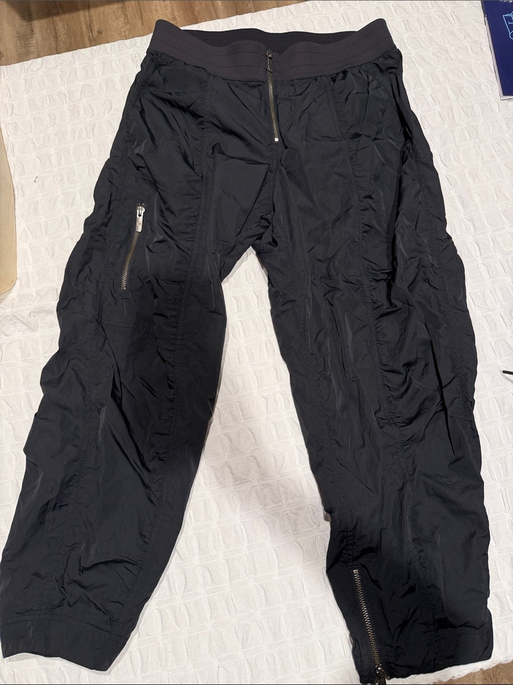 lululemon athletica Black Front-Zip Mid-Rise Ruched Crop